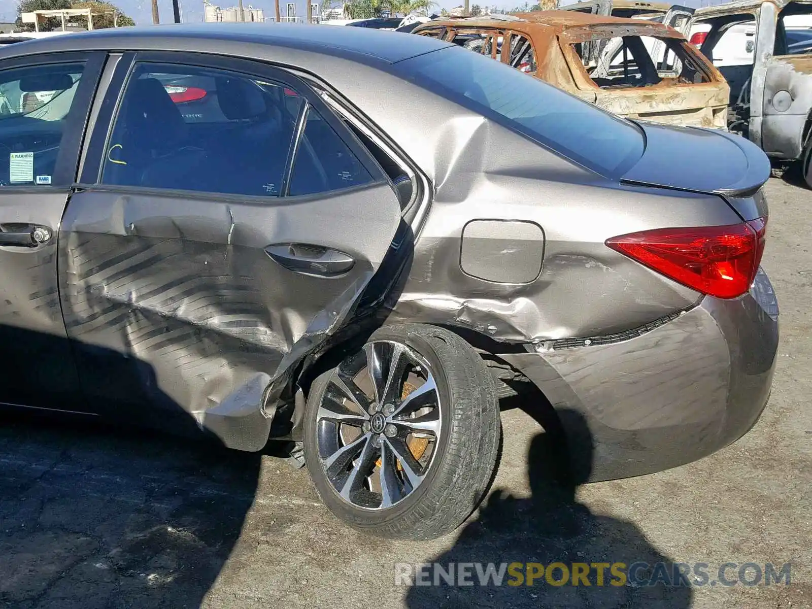 9 Photograph of a damaged car 2T1BURHE4KC128798 TOYOTA COROLLA 2019