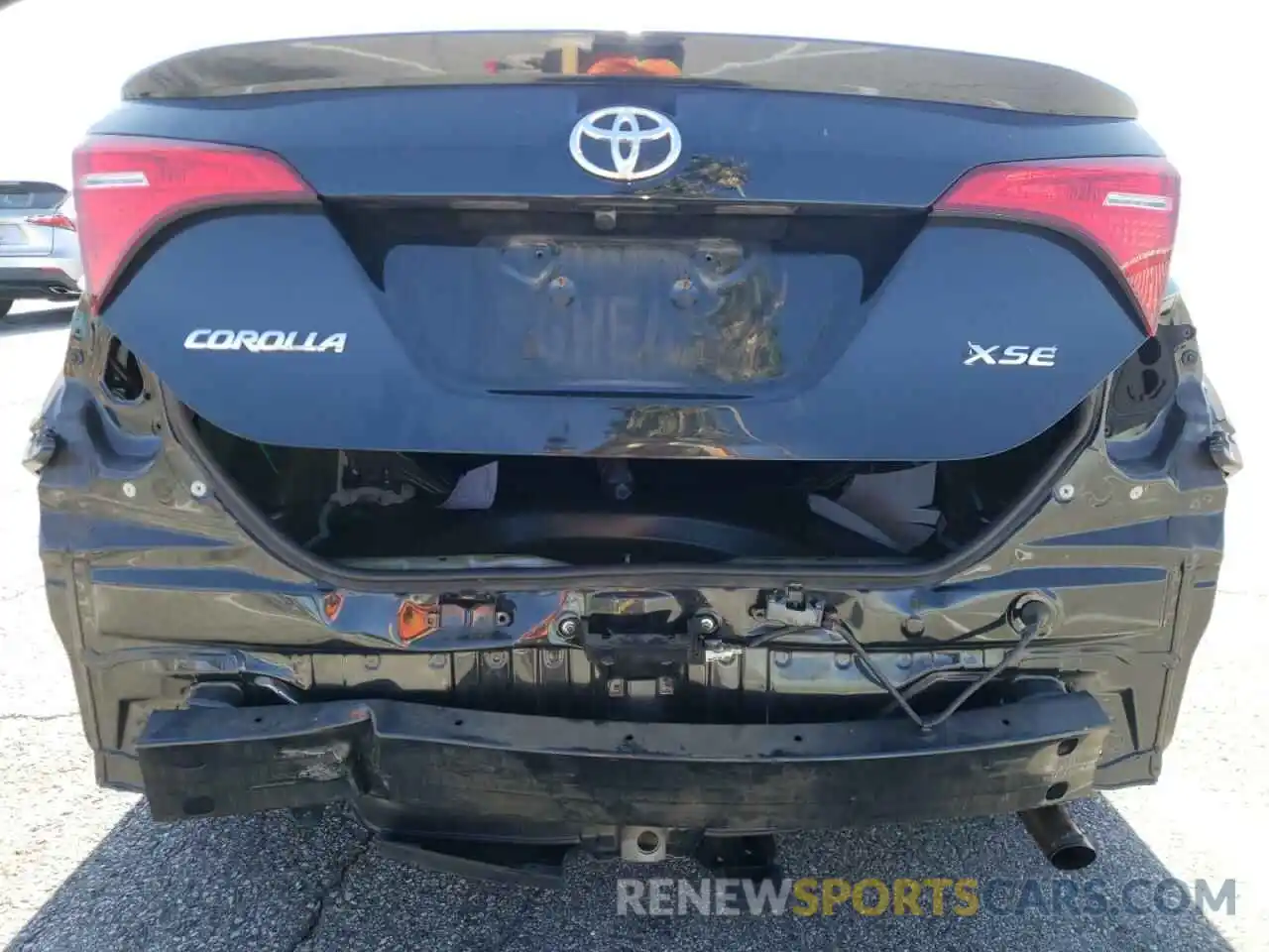 9 Photograph of a damaged car 2T1BURHE4KC129028 TOYOTA COROLLA 2019