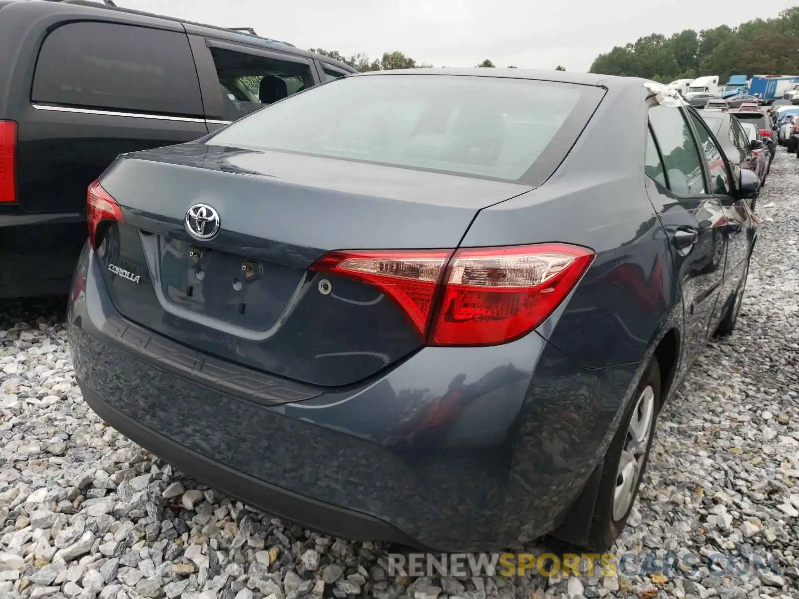 4 Photograph of a damaged car 2T1BURHE4KC129238 TOYOTA COROLLA 2019