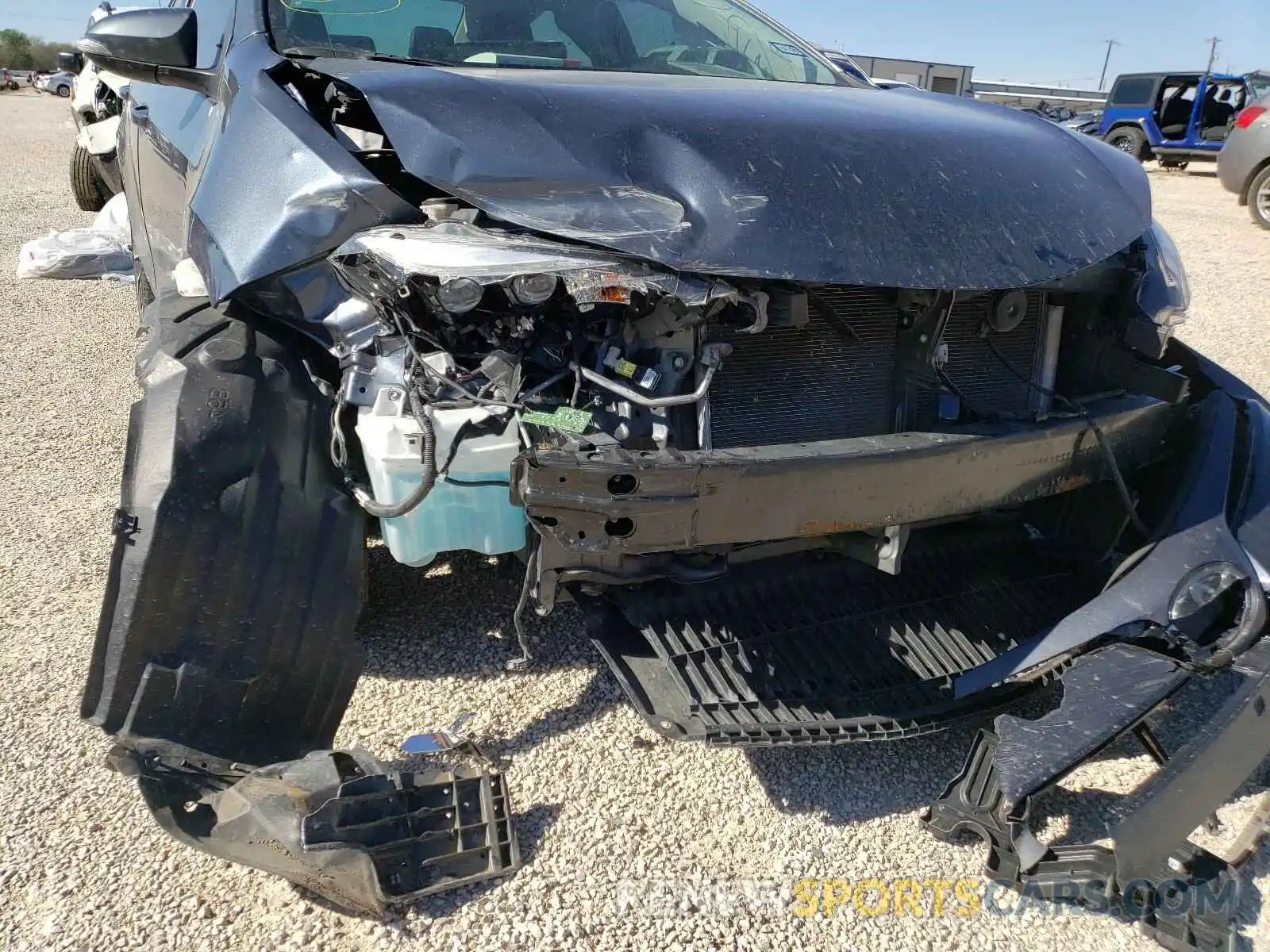 9 Фотография поврежденного автомобиля 2T1BURHE4KC129613 TOYOTA COROLLA 2019
