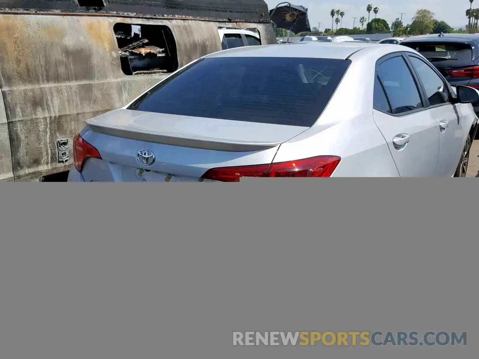 4 Photograph of a damaged car 2T1BURHE4KC130129 TOYOTA COROLLA 2019