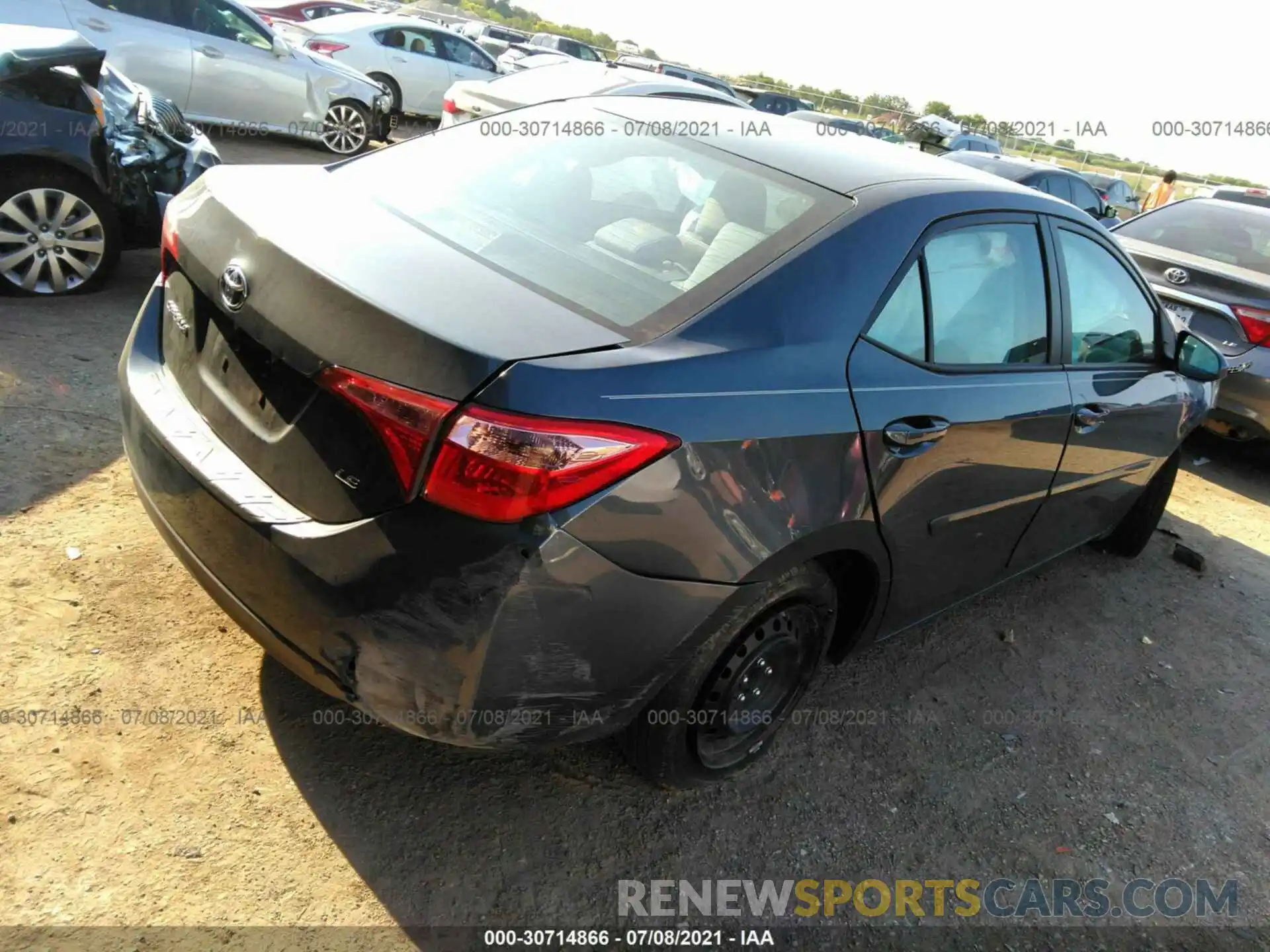 4 Photograph of a damaged car 2T1BURHE4KC131846 TOYOTA COROLLA 2019