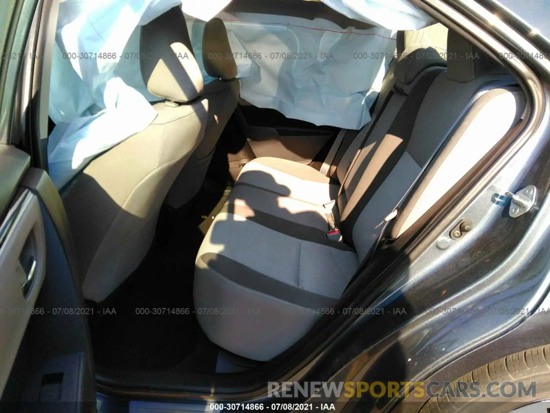 8 Photograph of a damaged car 2T1BURHE4KC131846 TOYOTA COROLLA 2019