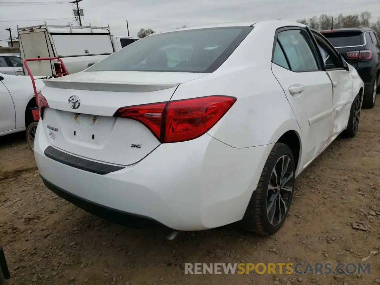 4 Photograph of a damaged car 2T1BURHE4KC132544 TOYOTA COROLLA 2019