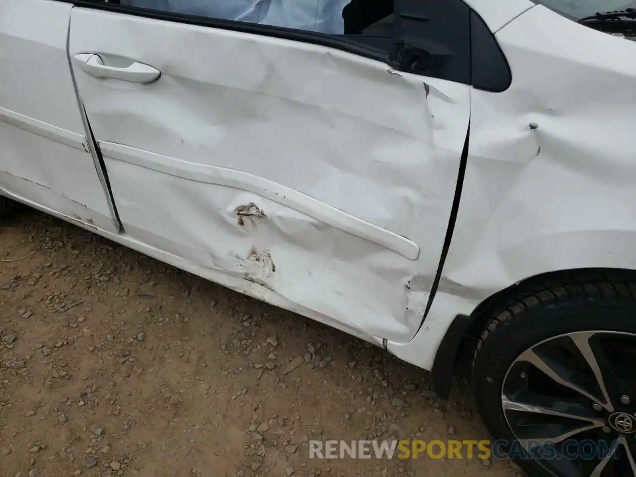 9 Photograph of a damaged car 2T1BURHE4KC132544 TOYOTA COROLLA 2019