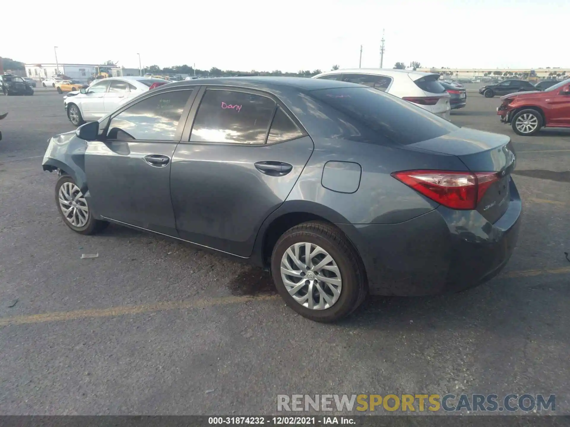 3 Photograph of a damaged car 2T1BURHE4KC132933 TOYOTA COROLLA 2019