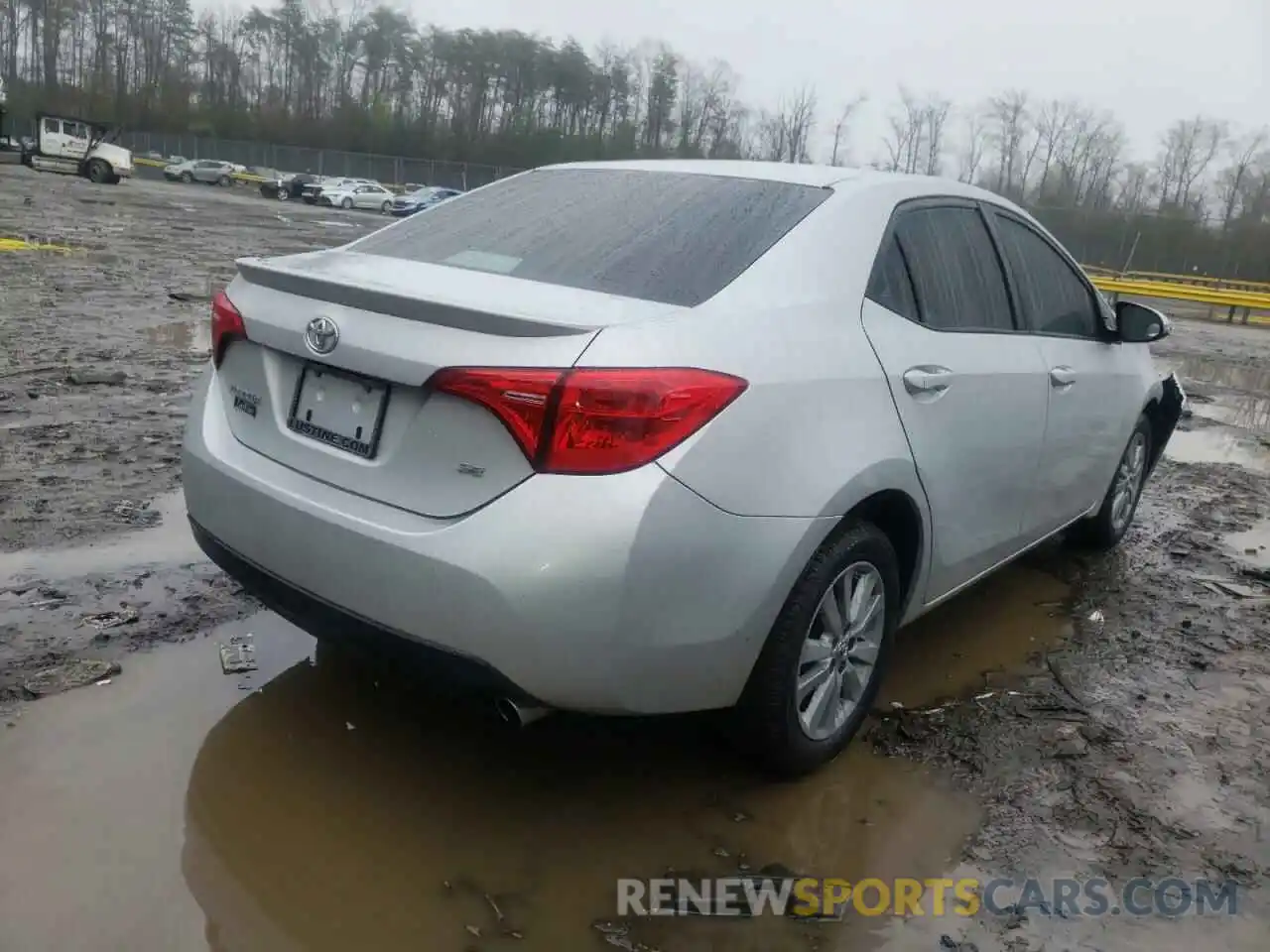 4 Photograph of a damaged car 2T1BURHE4KC133323 TOYOTA COROLLA 2019