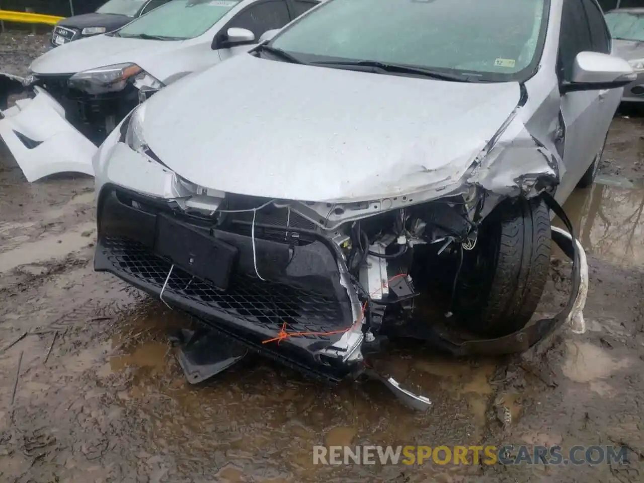 9 Photograph of a damaged car 2T1BURHE4KC133323 TOYOTA COROLLA 2019