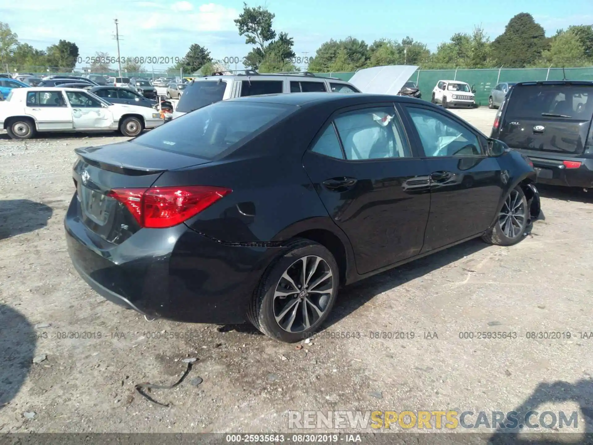 4 Photograph of a damaged car 2T1BURHE4KC134441 TOYOTA COROLLA 2019