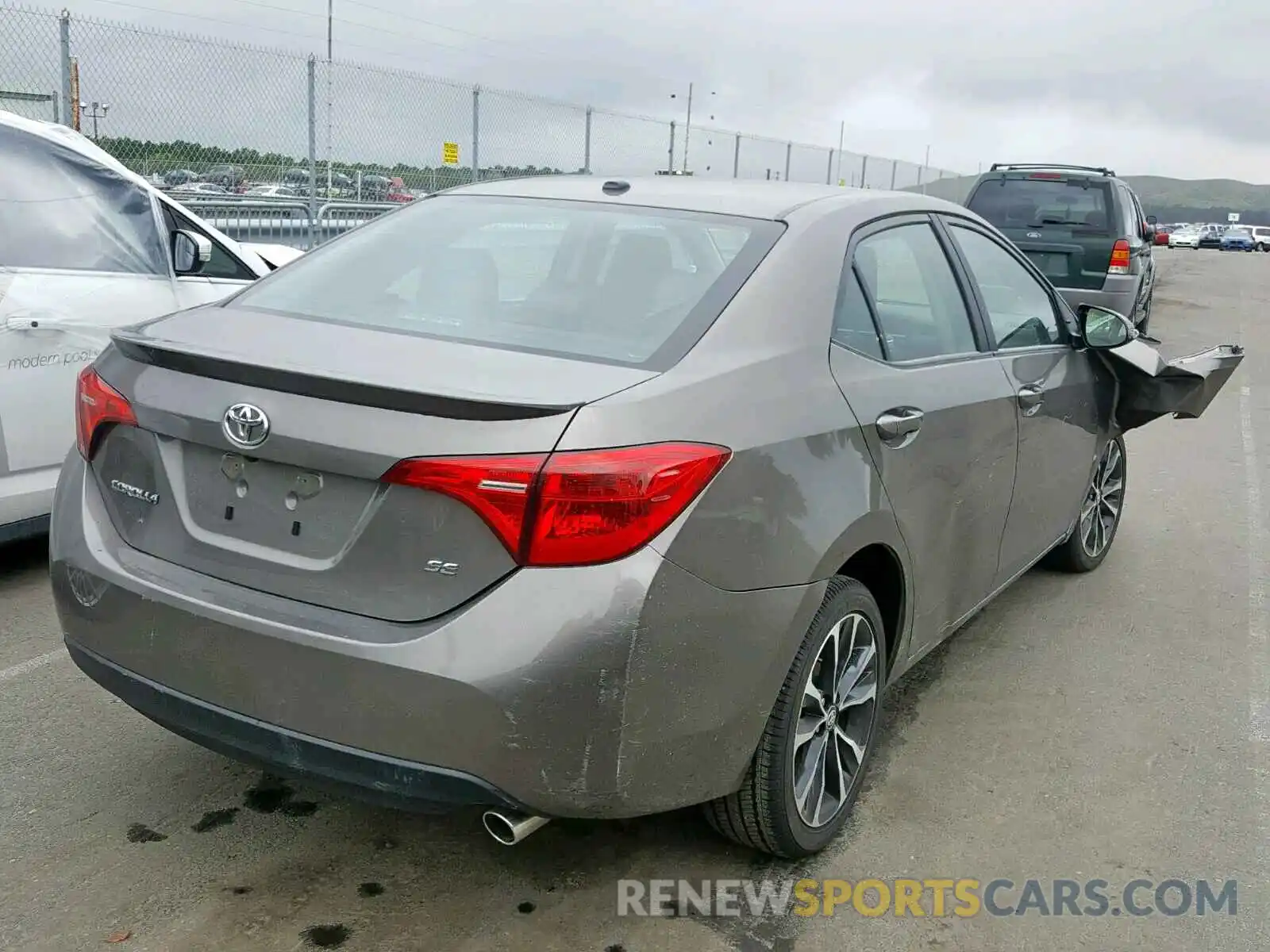 4 Photograph of a damaged car 2T1BURHE4KC135184 TOYOTA COROLLA 2019