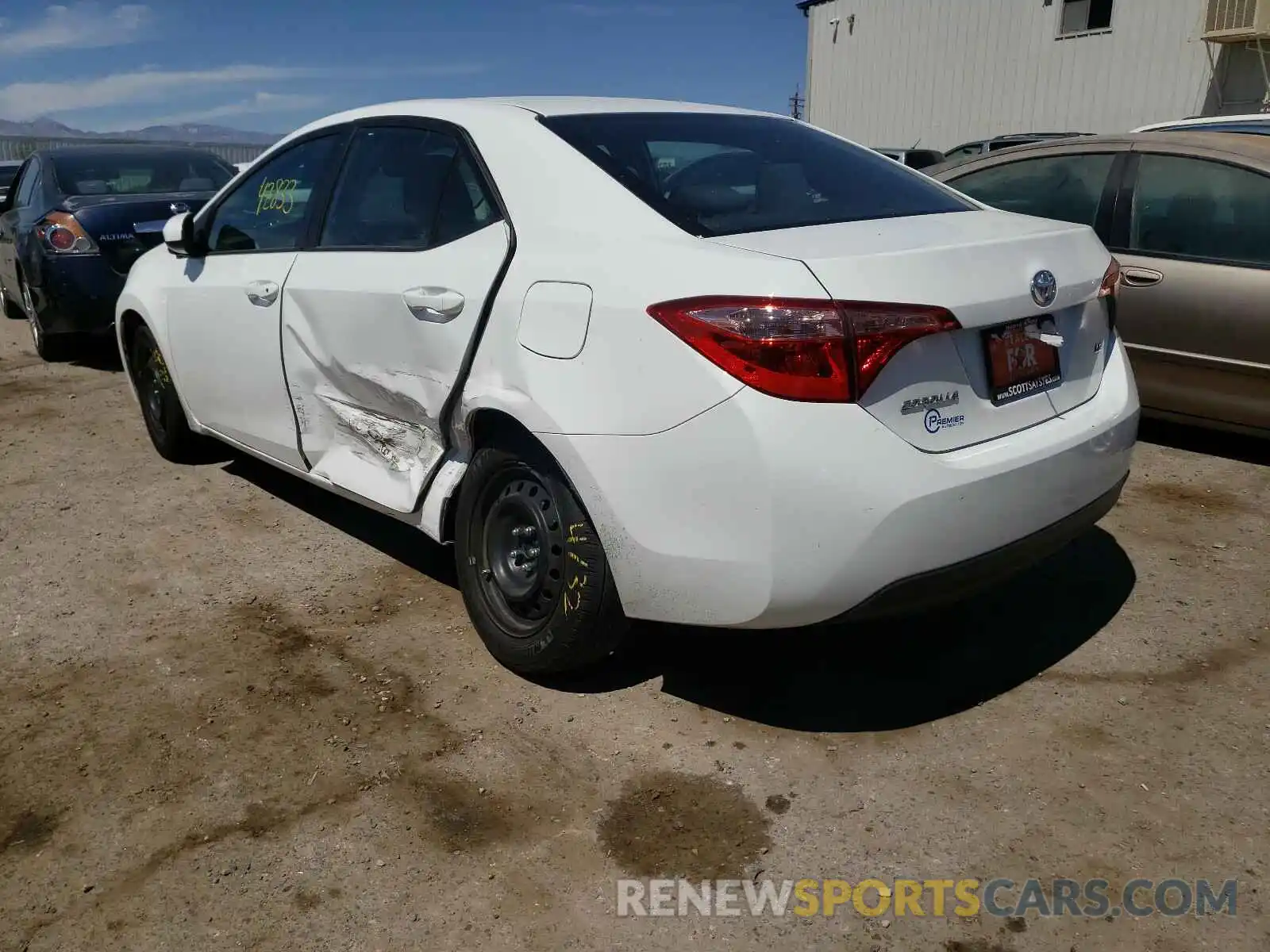 3 Photograph of a damaged car 2T1BURHE4KC135864 TOYOTA COROLLA 2019