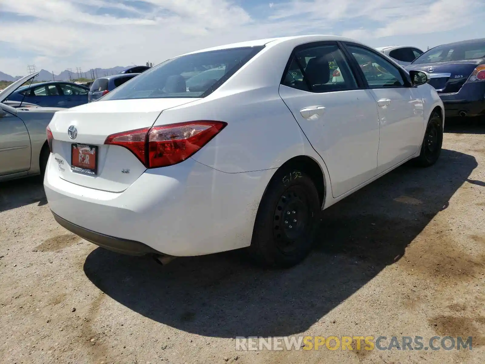 4 Photograph of a damaged car 2T1BURHE4KC135864 TOYOTA COROLLA 2019