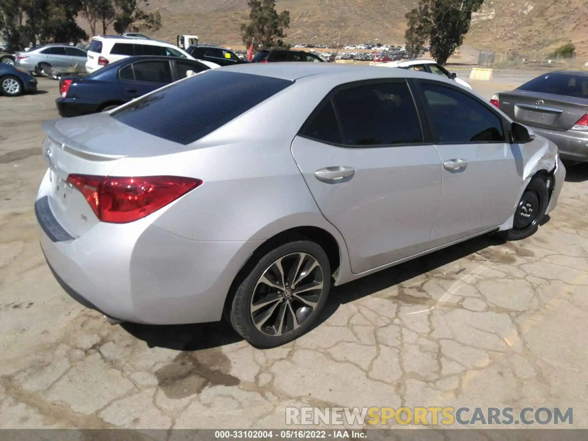 4 Photograph of a damaged car 2T1BURHE4KC136769 TOYOTA COROLLA 2019