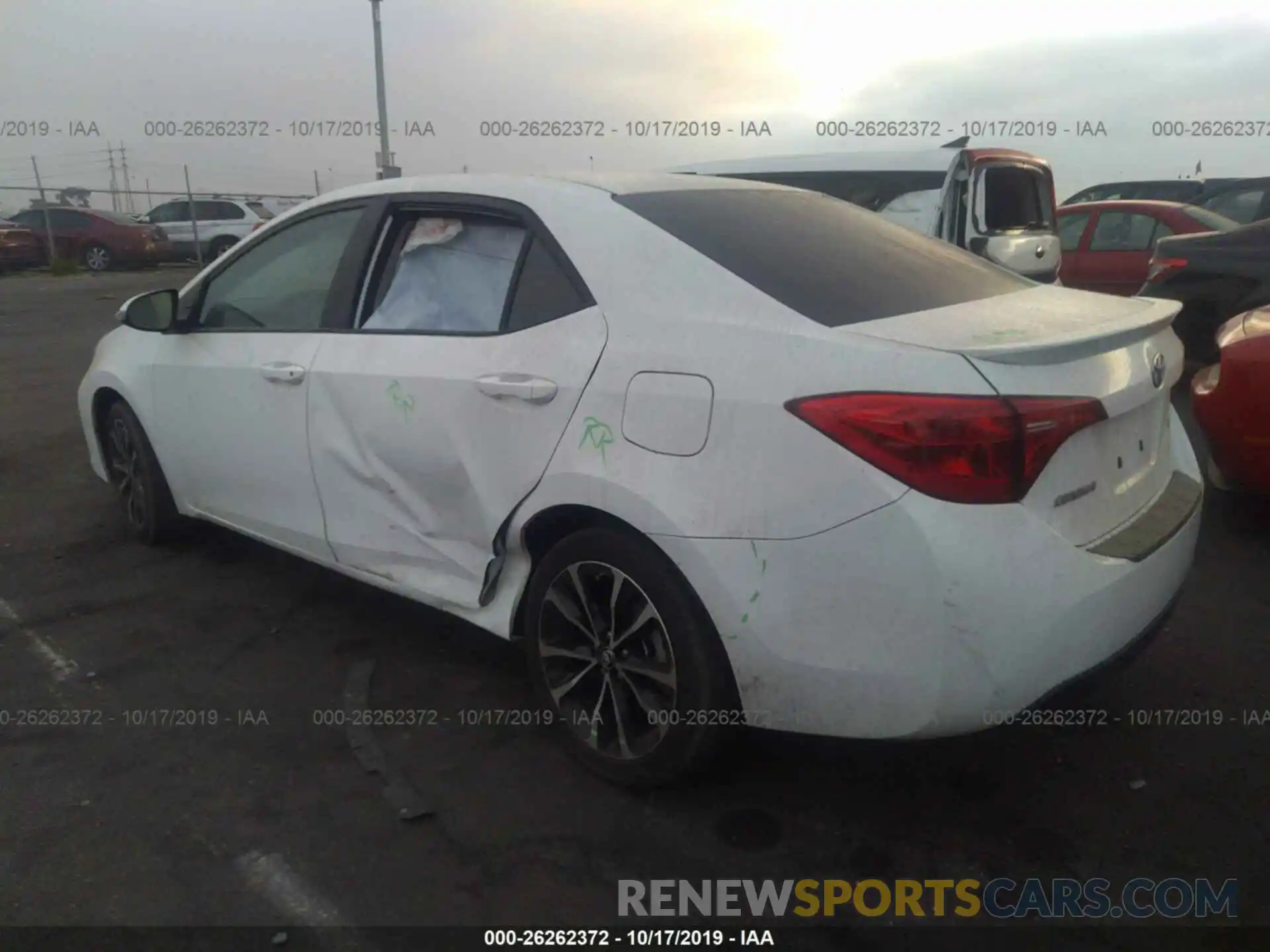 3 Photograph of a damaged car 2T1BURHE4KC137288 TOYOTA COROLLA 2019