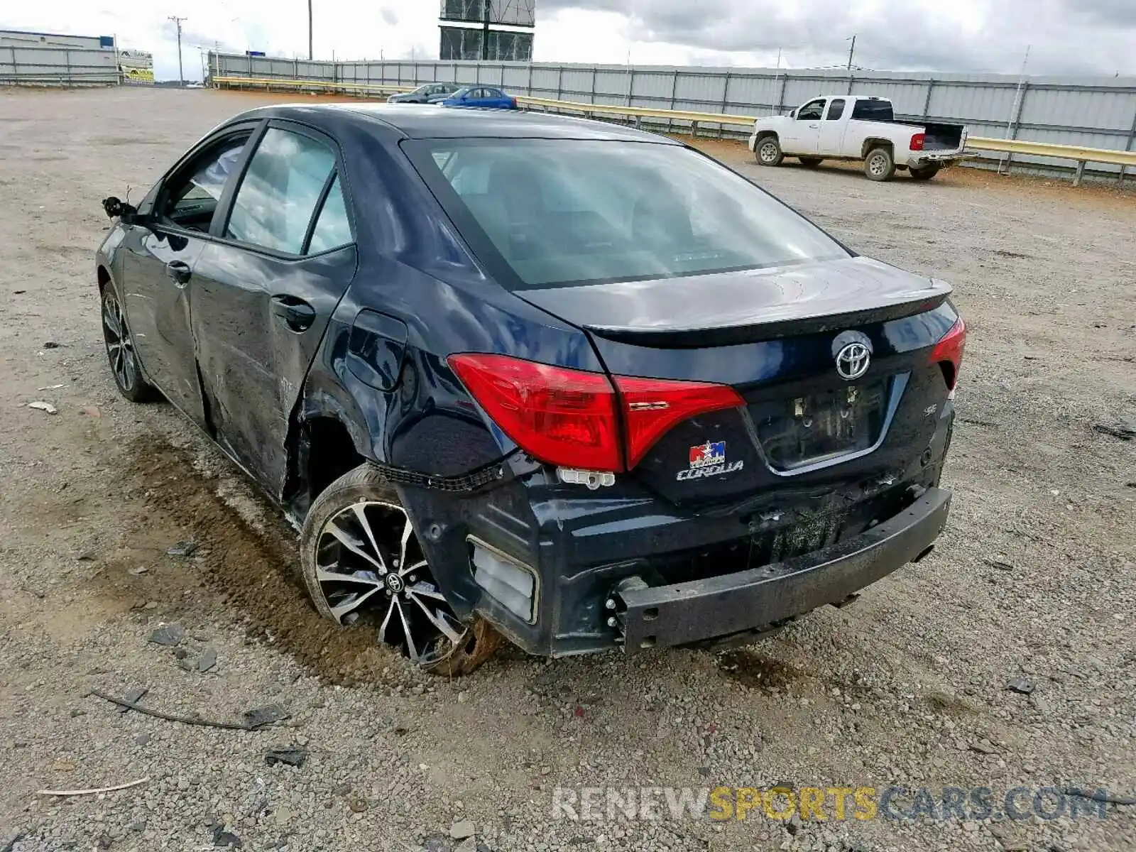 3 Photograph of a damaged car 2T1BURHE4KC137341 TOYOTA COROLLA 2019