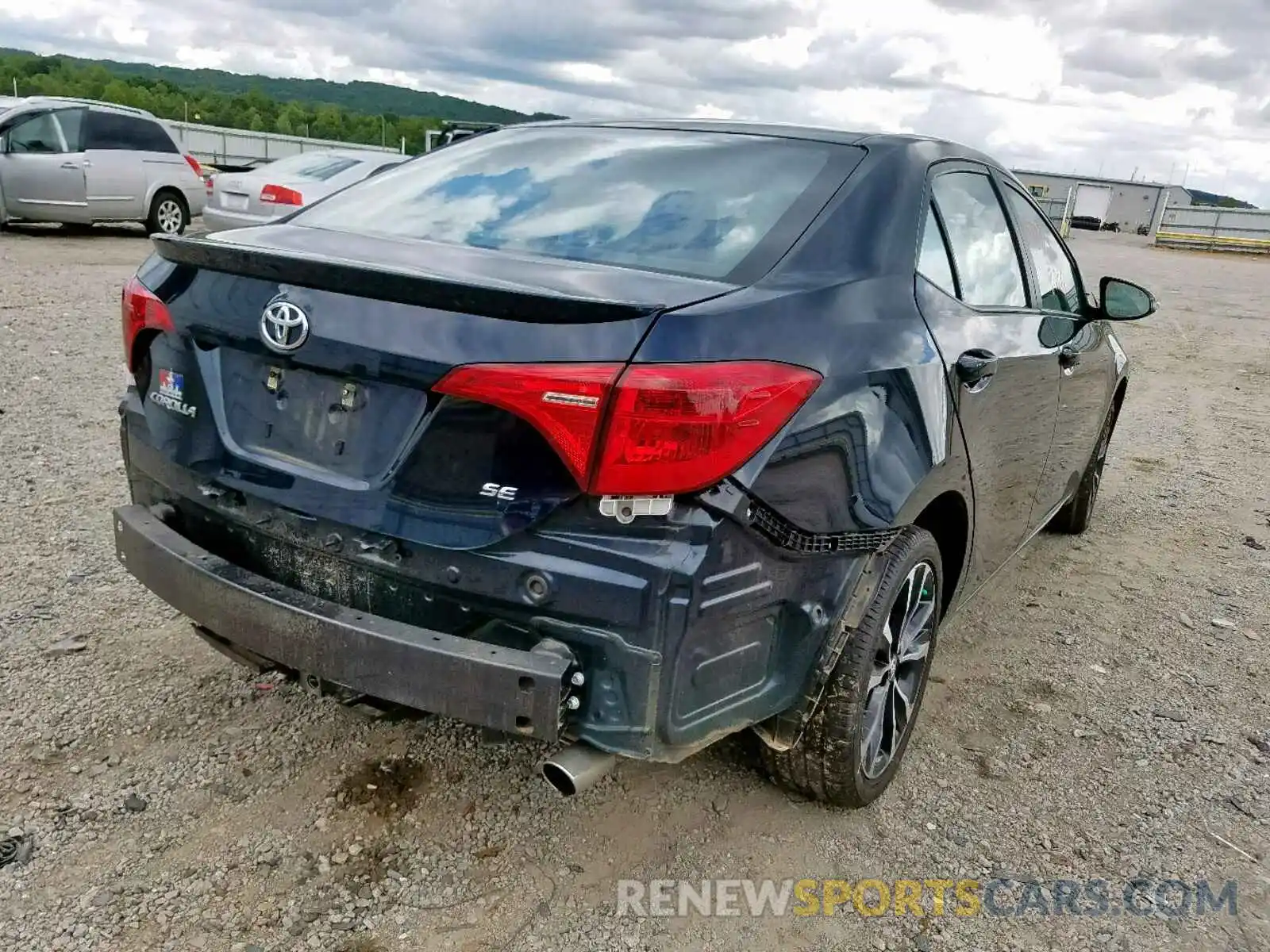 4 Photograph of a damaged car 2T1BURHE4KC137341 TOYOTA COROLLA 2019