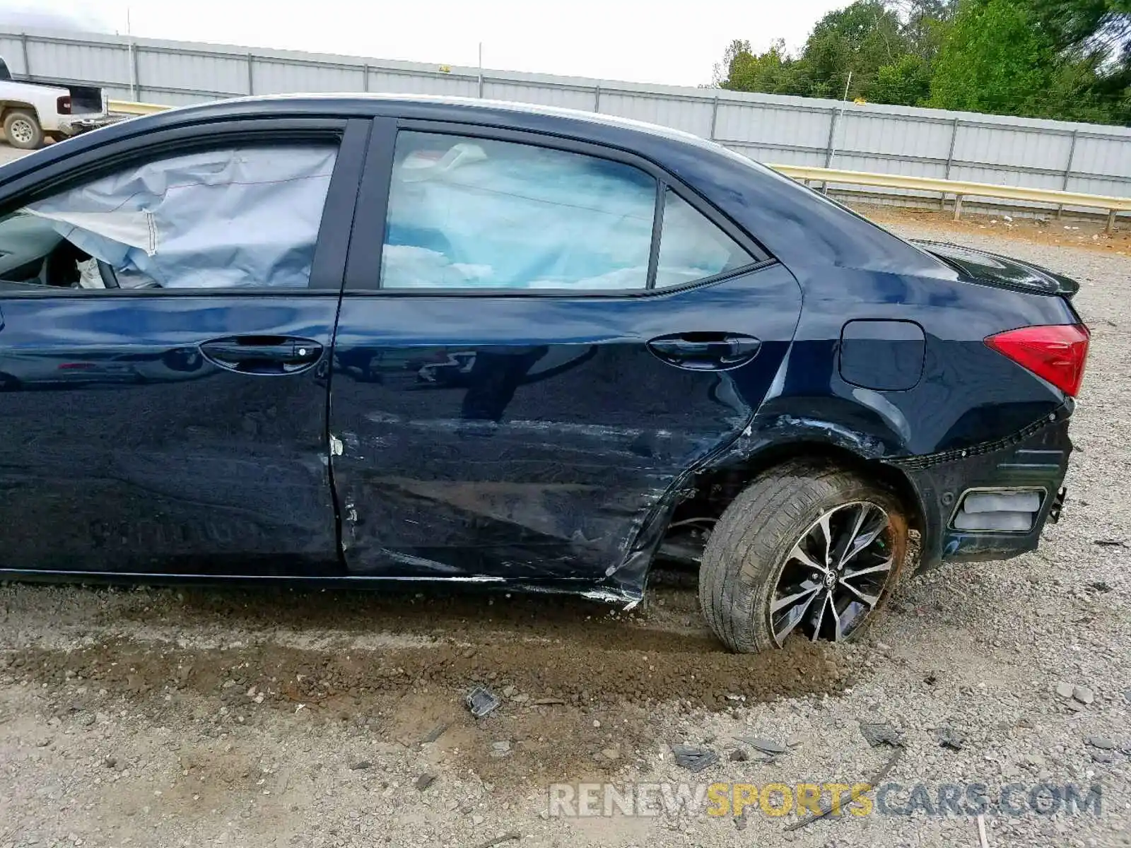 9 Photograph of a damaged car 2T1BURHE4KC137341 TOYOTA COROLLA 2019