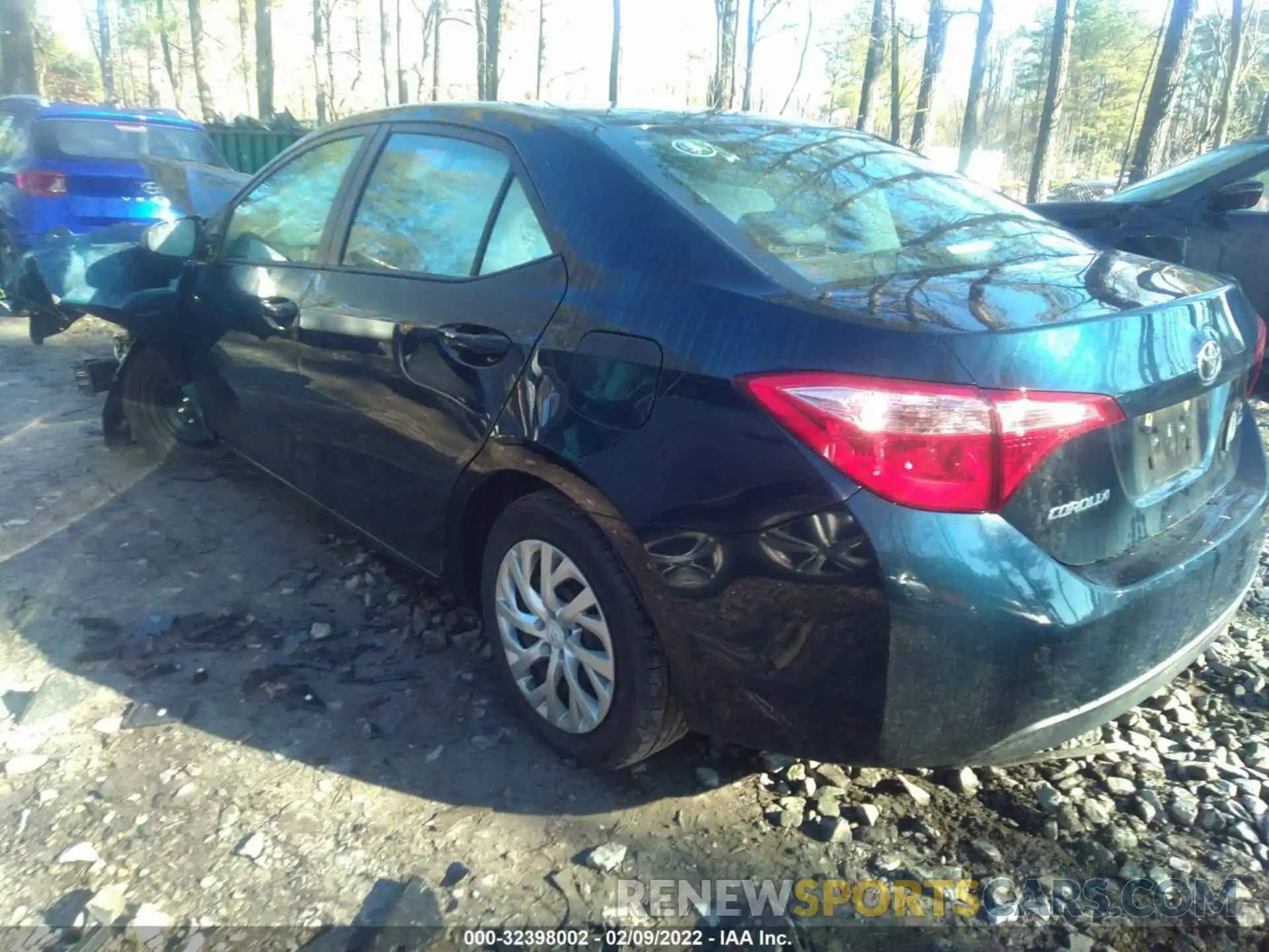 3 Photograph of a damaged car 2T1BURHE4KC137436 TOYOTA COROLLA 2019