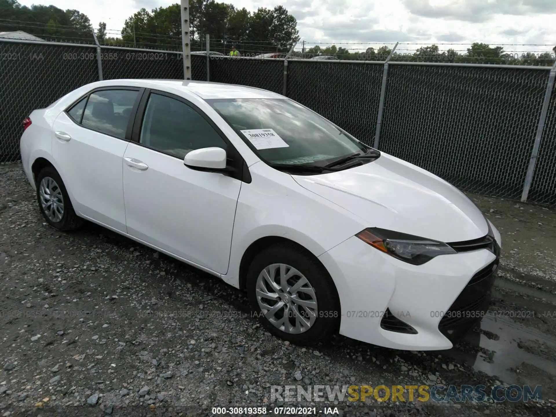 1 Photograph of a damaged car 2T1BURHE4KC137565 TOYOTA COROLLA 2019