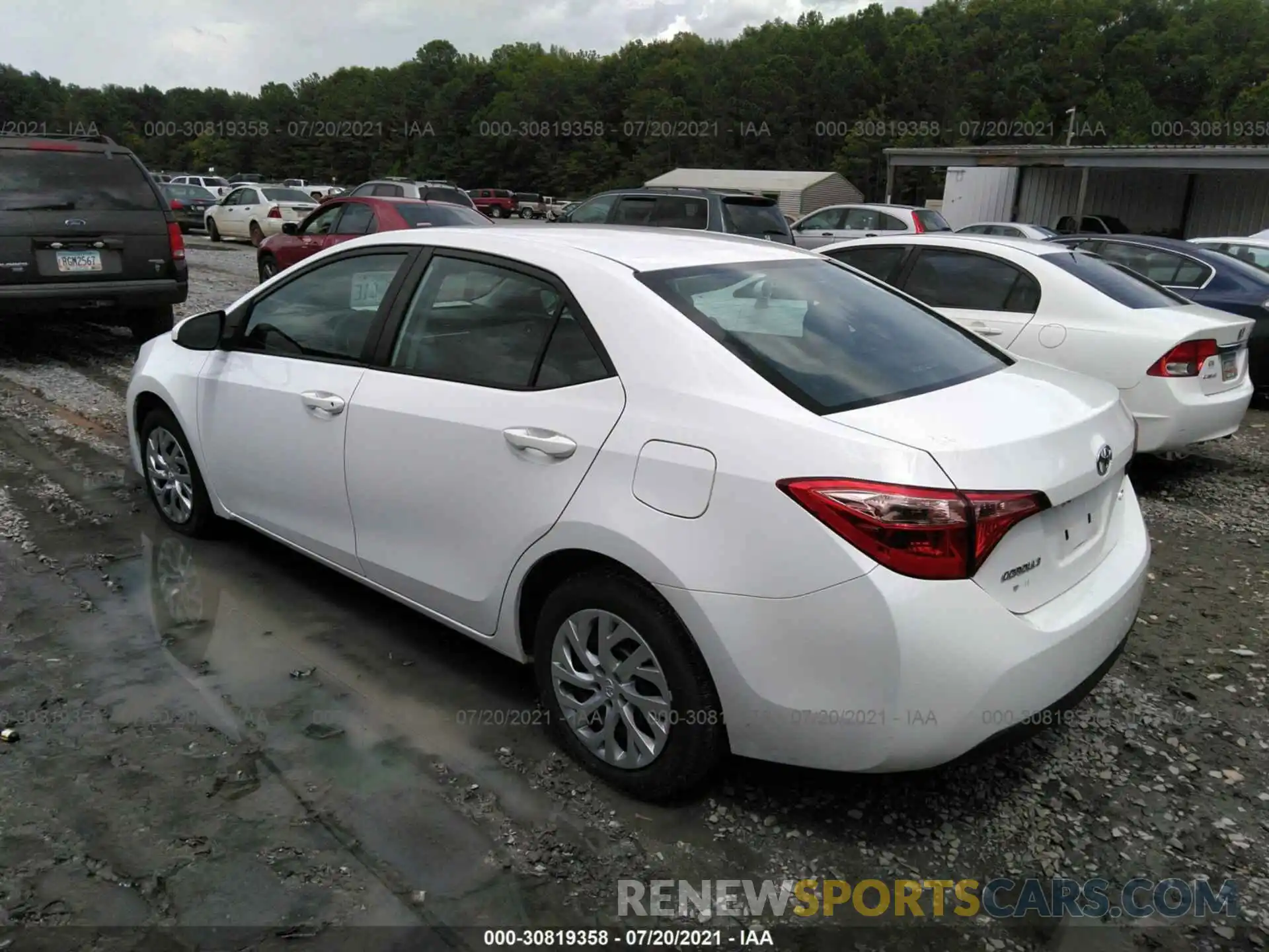 3 Photograph of a damaged car 2T1BURHE4KC137565 TOYOTA COROLLA 2019