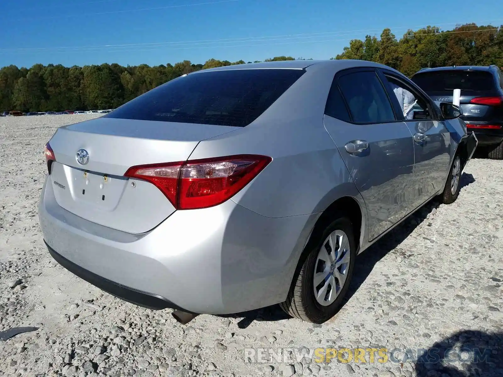 4 Photograph of a damaged car 2T1BURHE4KC140286 TOYOTA COROLLA 2019