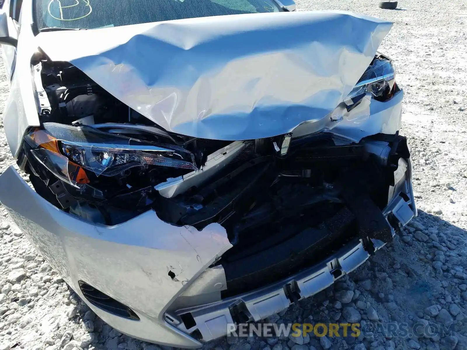 9 Photograph of a damaged car 2T1BURHE4KC140286 TOYOTA COROLLA 2019