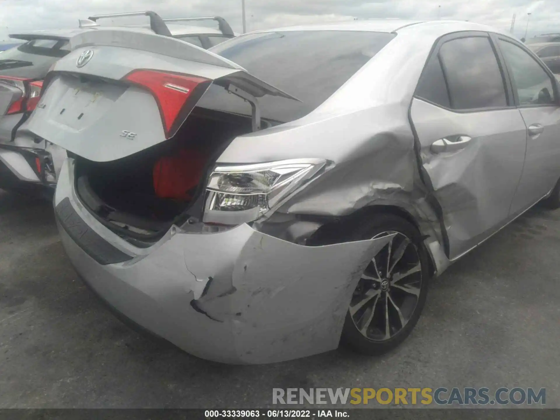 6 Photograph of a damaged car 2T1BURHE4KC140403 TOYOTA COROLLA 2019