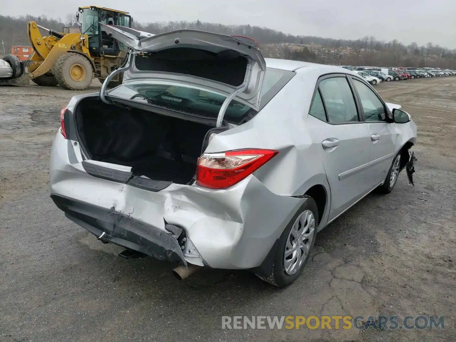 4 Photograph of a damaged car 2T1BURHE4KC141034 TOYOTA COROLLA 2019