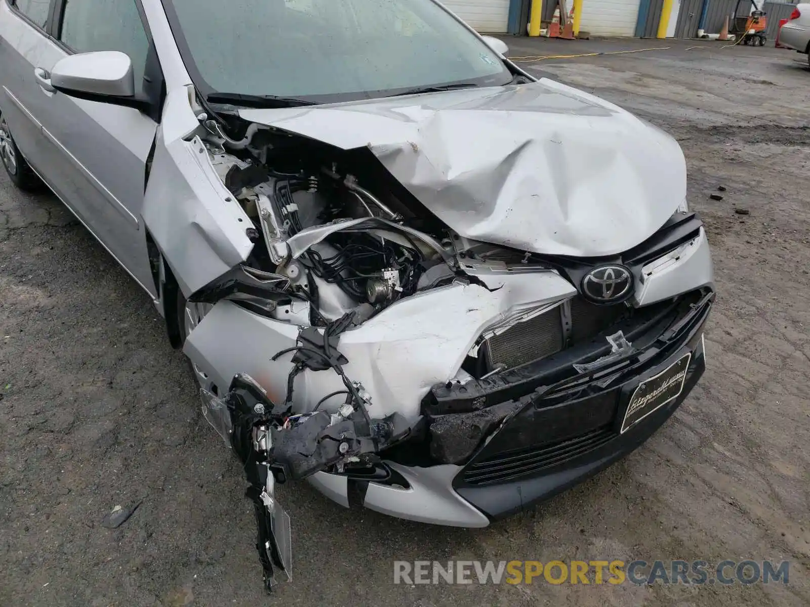 9 Photograph of a damaged car 2T1BURHE4KC141034 TOYOTA COROLLA 2019