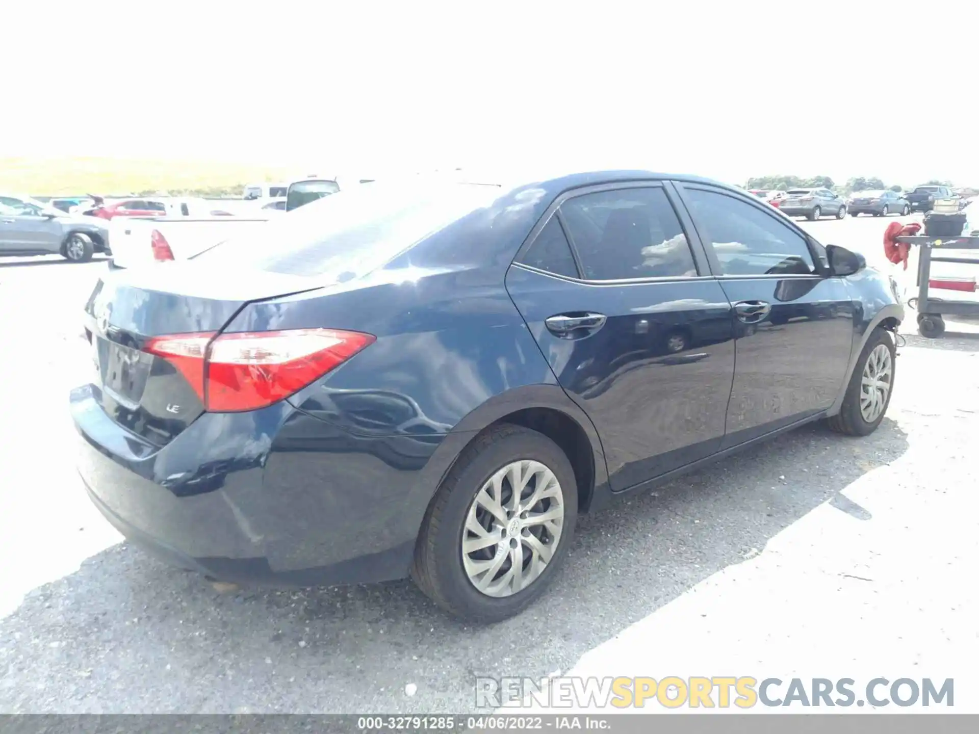 4 Photograph of a damaged car 2T1BURHE4KC141521 TOYOTA COROLLA 2019