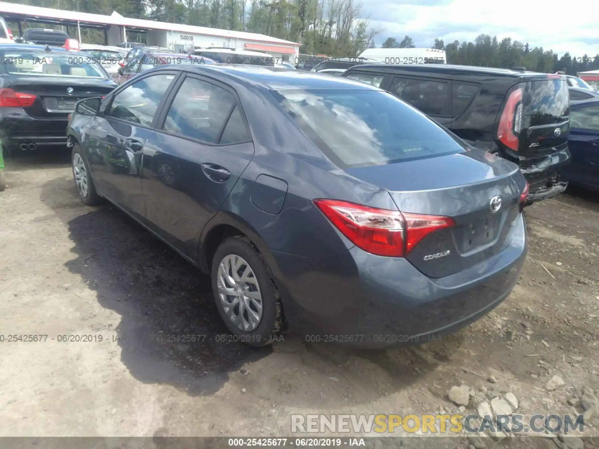 3 Photograph of a damaged car 2T1BURHE4KC141938 TOYOTA COROLLA 2019