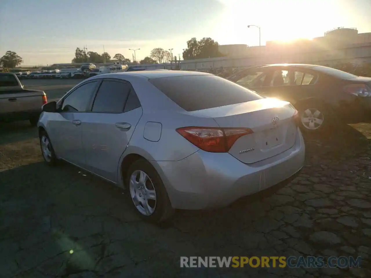 3 Photograph of a damaged car 2T1BURHE4KC141969 TOYOTA COROLLA 2019