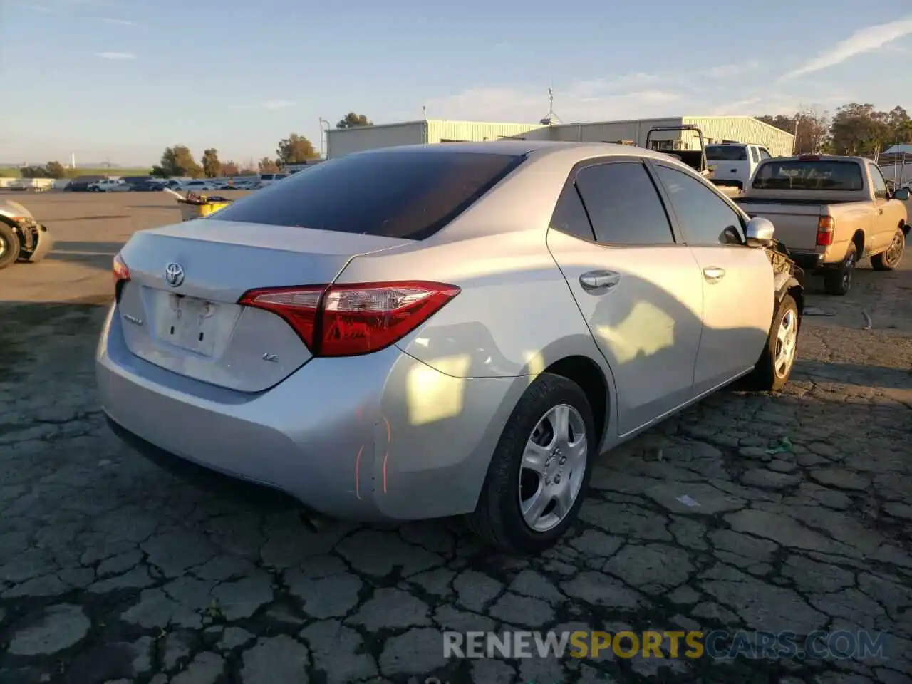 4 Photograph of a damaged car 2T1BURHE4KC141969 TOYOTA COROLLA 2019