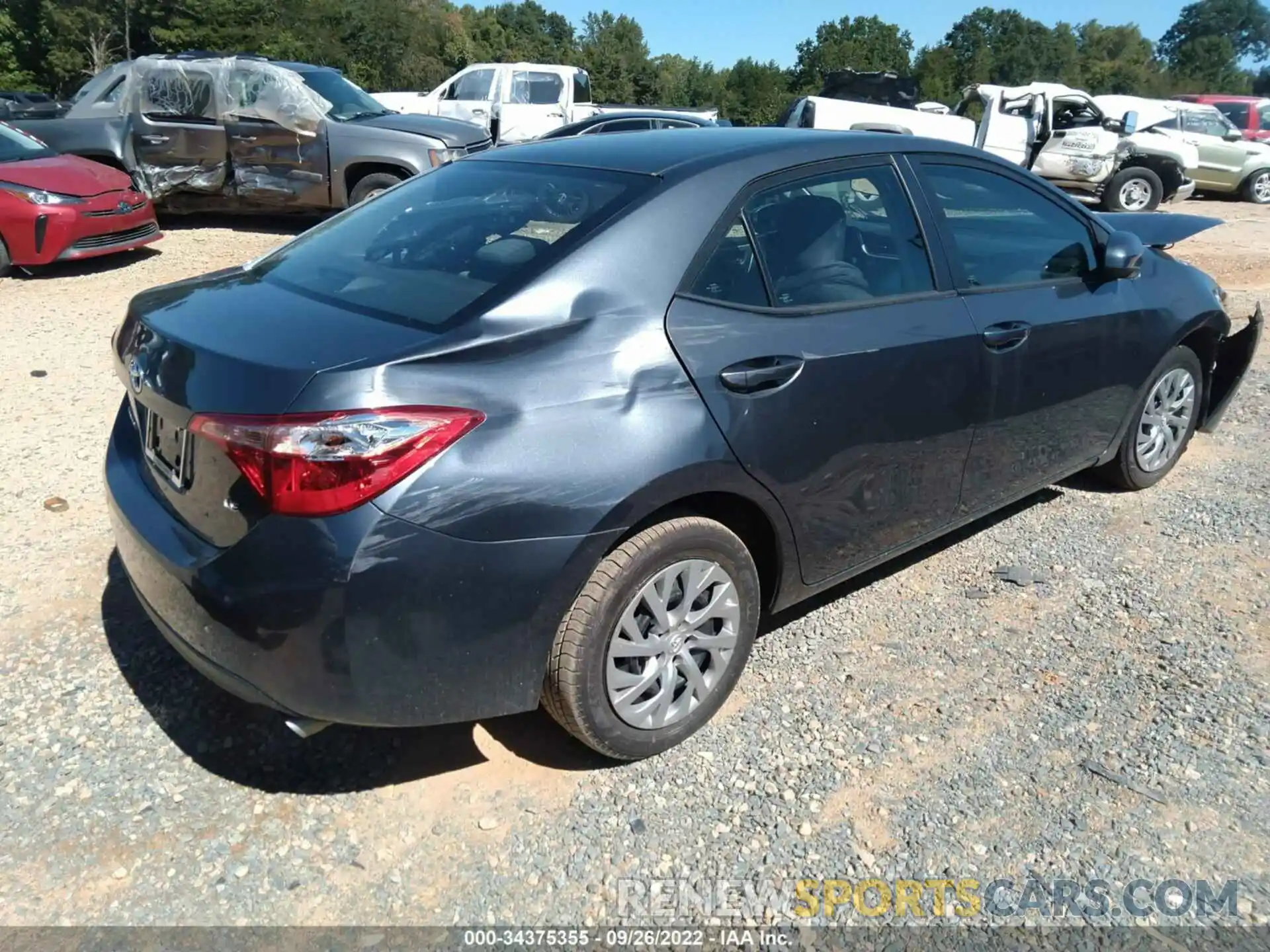 4 Photograph of a damaged car 2T1BURHE4KC143088 TOYOTA COROLLA 2019