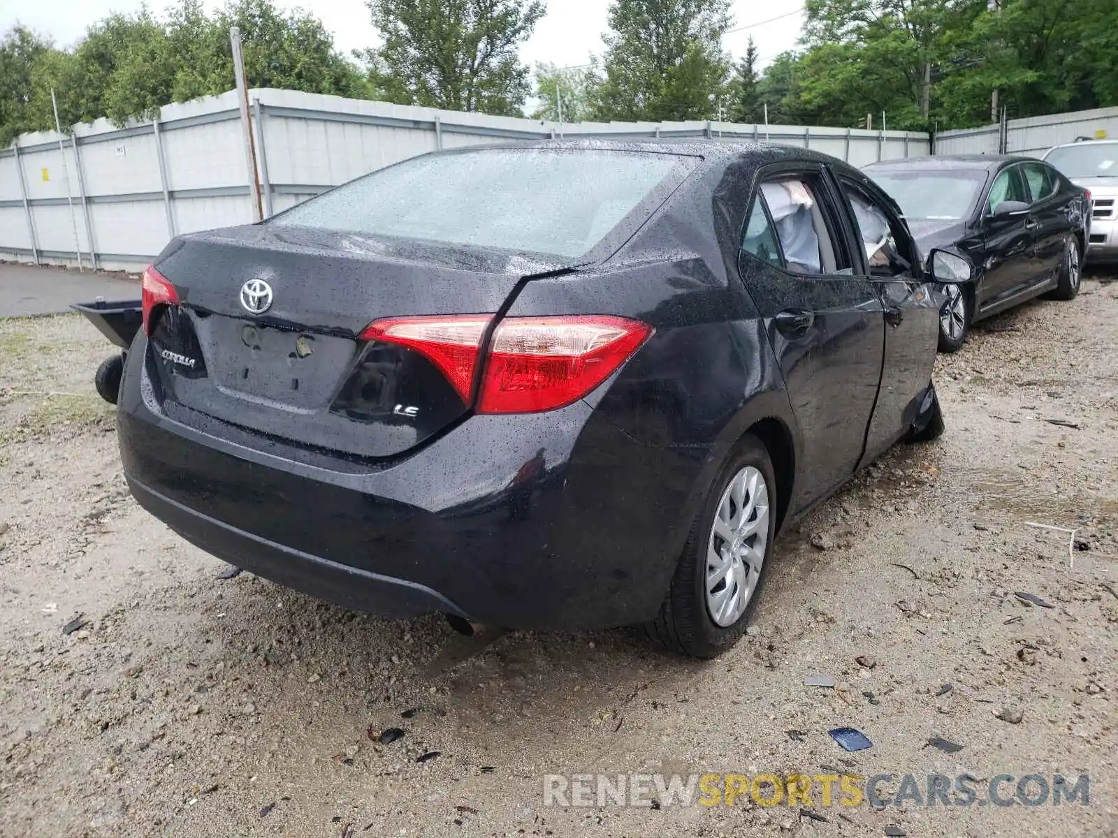 4 Photograph of a damaged car 2T1BURHE4KC143706 TOYOTA COROLLA 2019