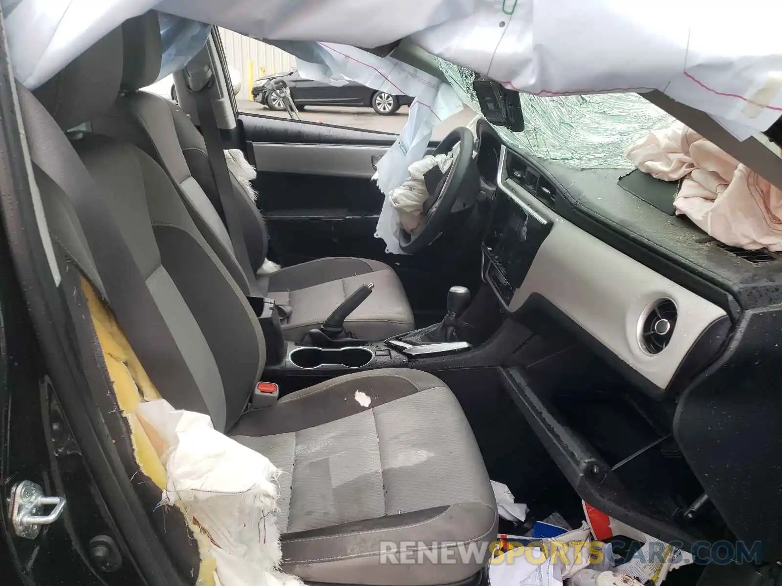 5 Photograph of a damaged car 2T1BURHE4KC143706 TOYOTA COROLLA 2019