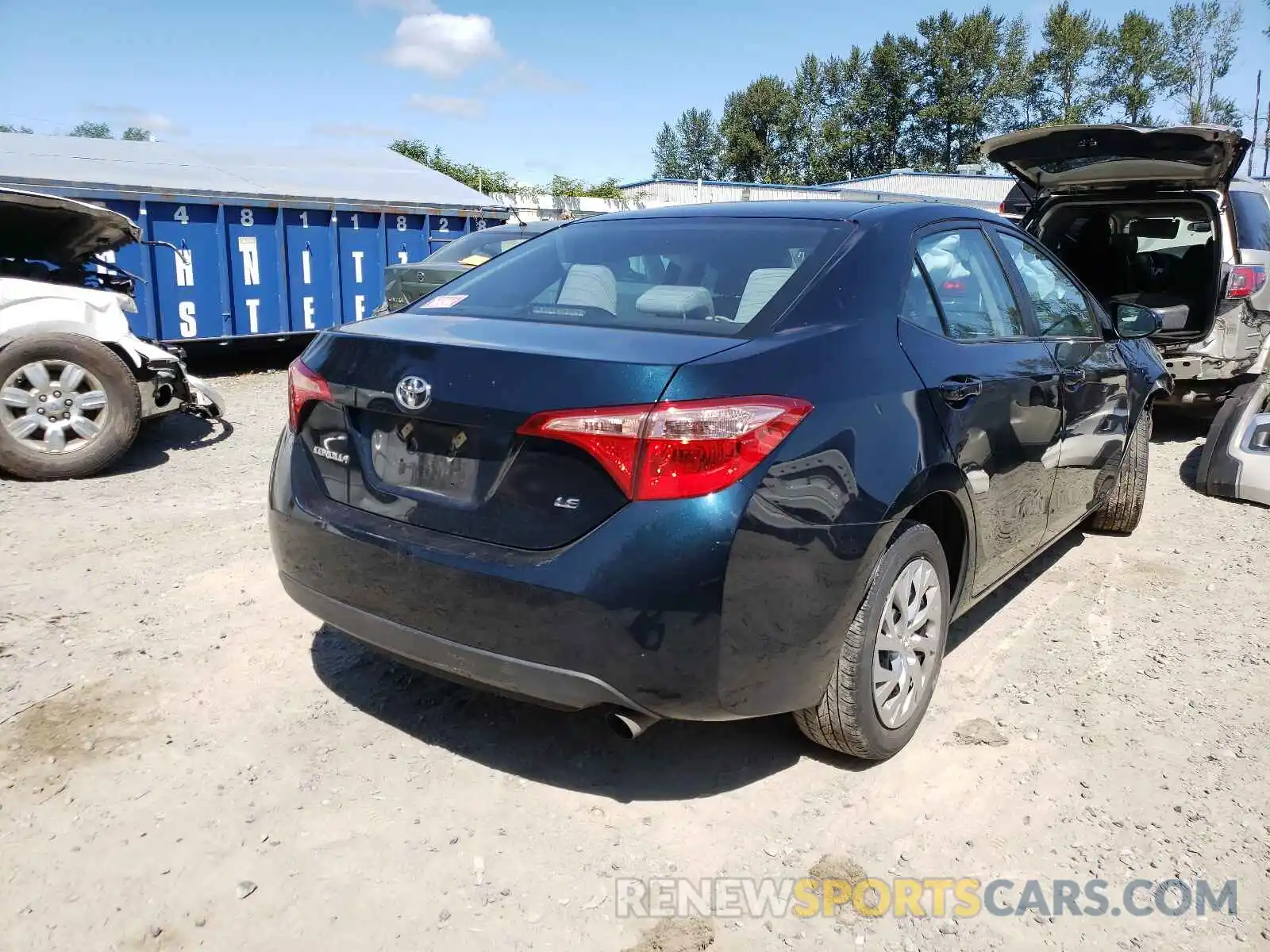 4 Photograph of a damaged car 2T1BURHE4KC143916 TOYOTA COROLLA 2019