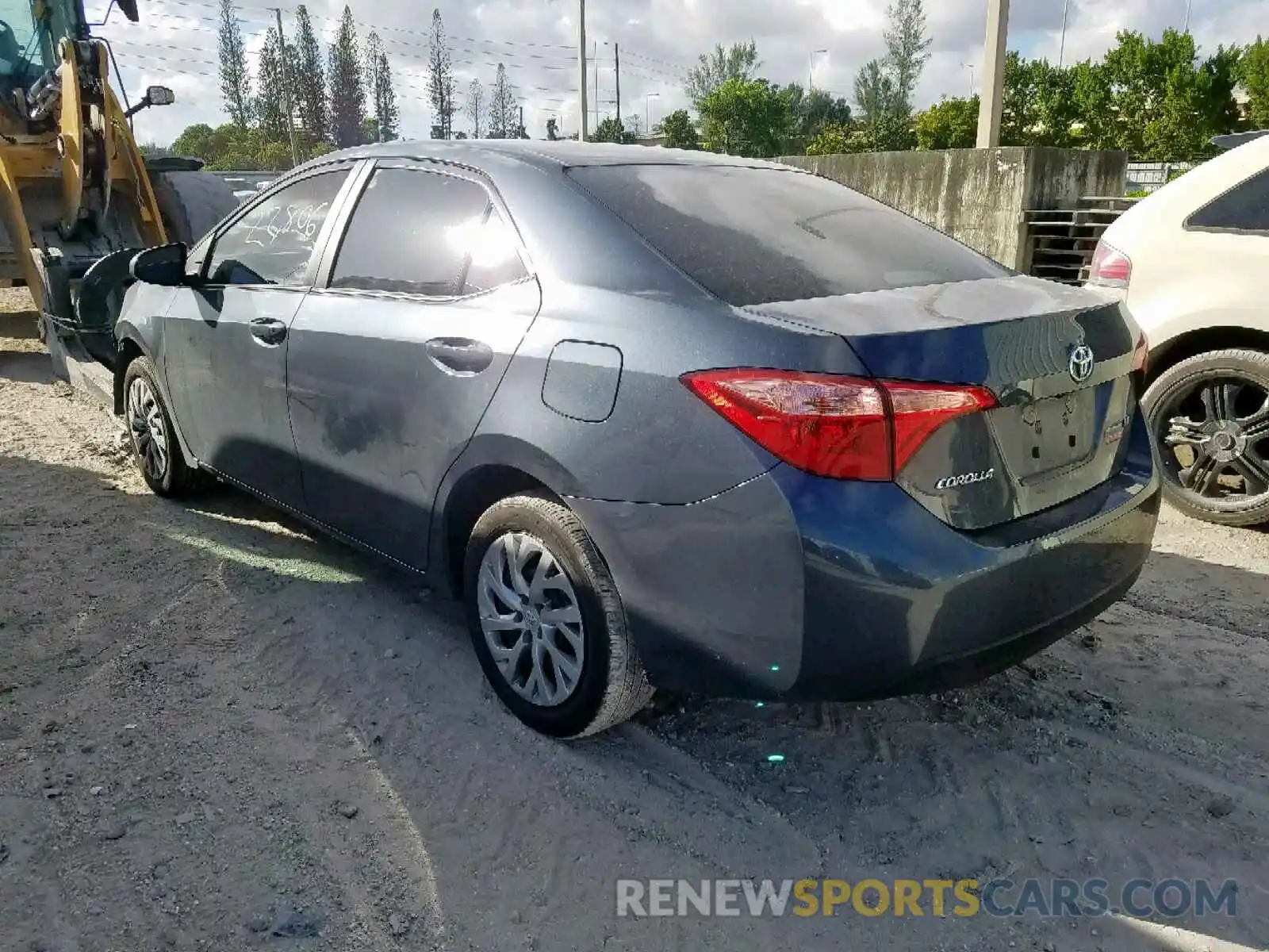 3 Photograph of a damaged car 2T1BURHE4KC143950 TOYOTA COROLLA 2019