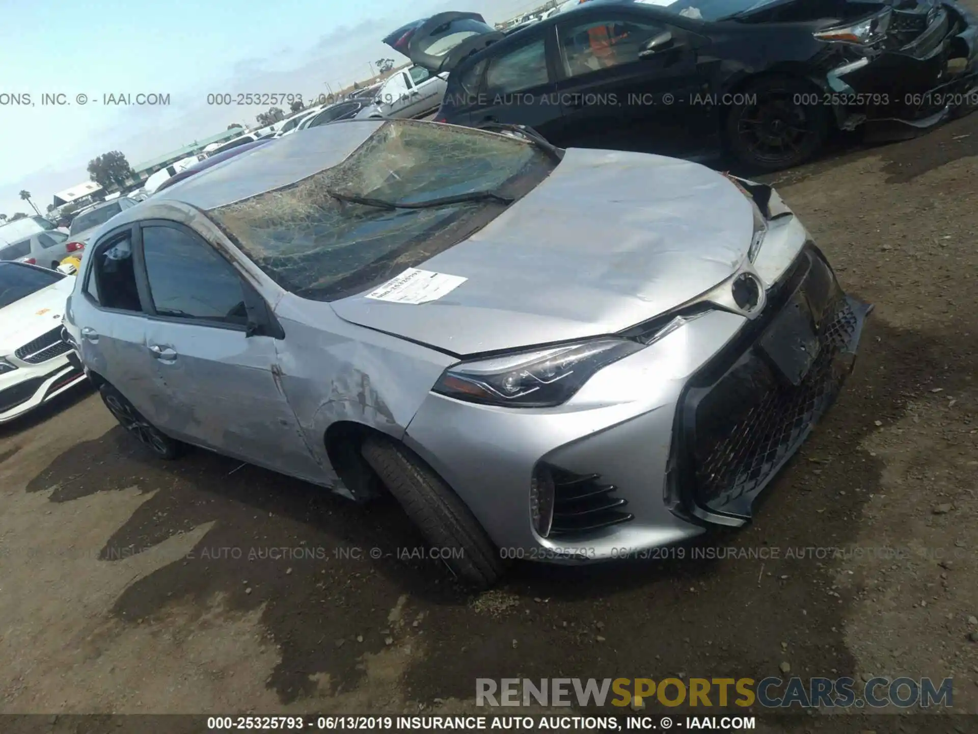 1 Photograph of a damaged car 2T1BURHE4KC145780 TOYOTA COROLLA 2019