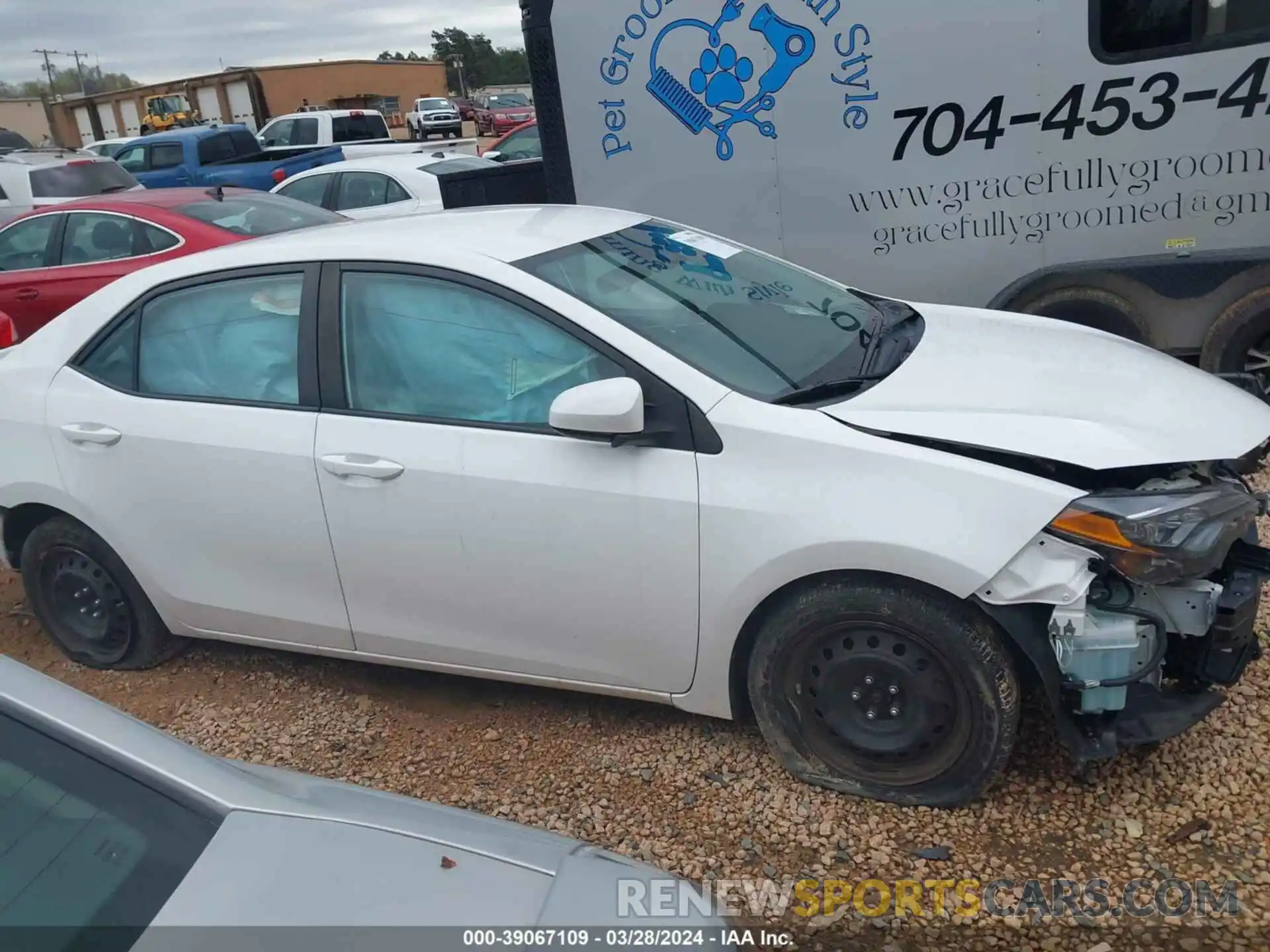 13 Photograph of a damaged car 2T1BURHE4KC146038 TOYOTA COROLLA 2019