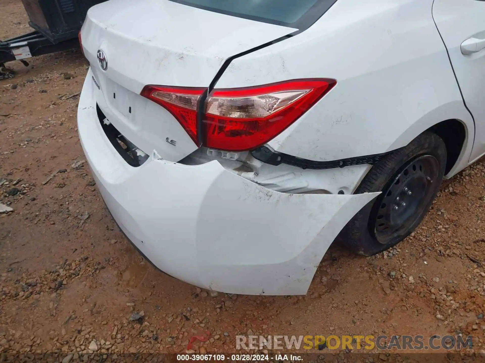 17 Photograph of a damaged car 2T1BURHE4KC146038 TOYOTA COROLLA 2019