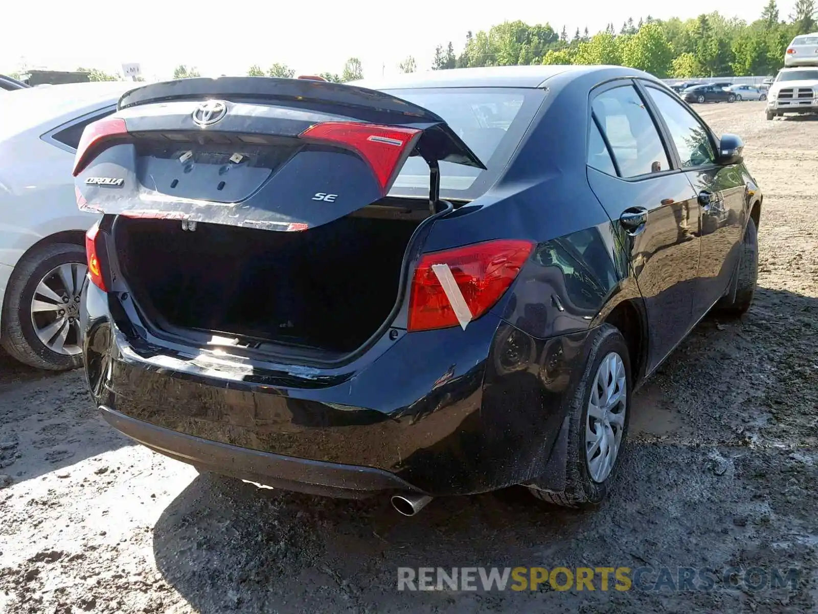 4 Photograph of a damaged car 2T1BURHE4KC146461 TOYOTA COROLLA 2019