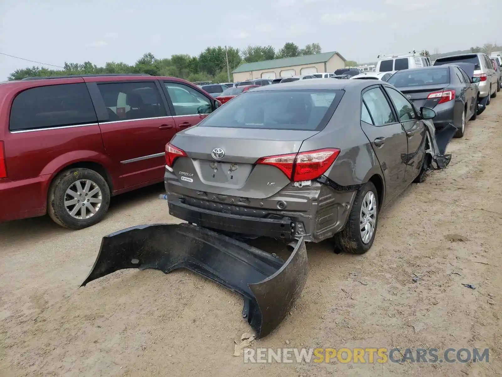 4 Photograph of a damaged car 2T1BURHE4KC146928 TOYOTA COROLLA 2019