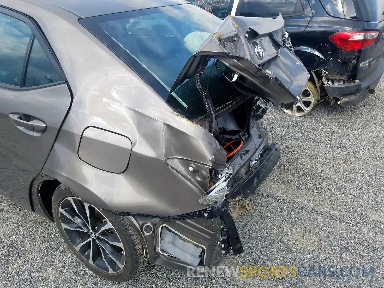 9 Photograph of a damaged car 2T1BURHE4KC147321 TOYOTA COROLLA 2019