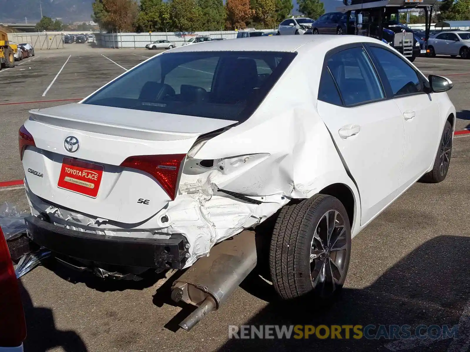 4 Photograph of a damaged car 2T1BURHE4KC147836 TOYOTA COROLLA 2019