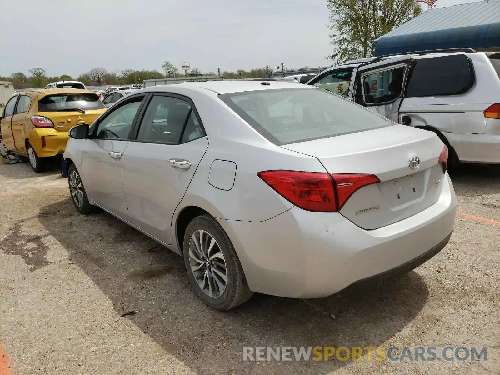 3 Photograph of a damaged car 2T1BURHE4KC148193 TOYOTA COROLLA 2019