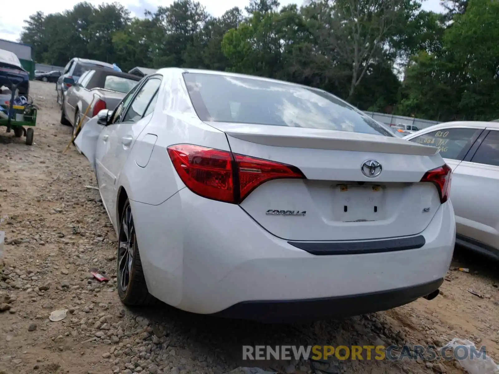 3 Photograph of a damaged car 2T1BURHE4KC148226 TOYOTA COROLLA 2019