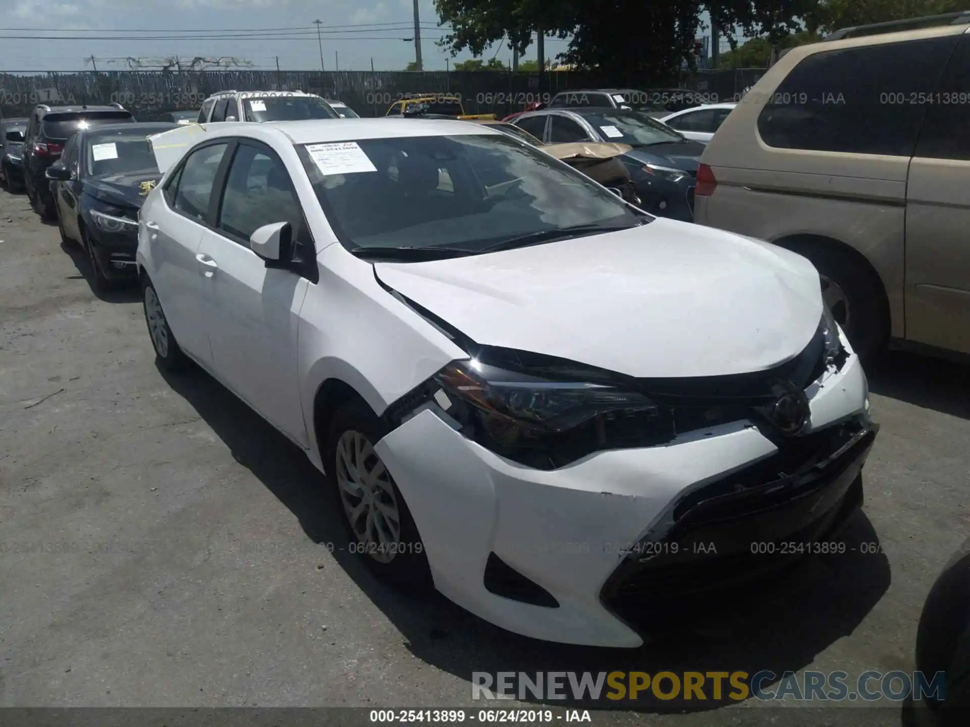 1 Photograph of a damaged car 2T1BURHE4KC150137 TOYOTA COROLLA 2019