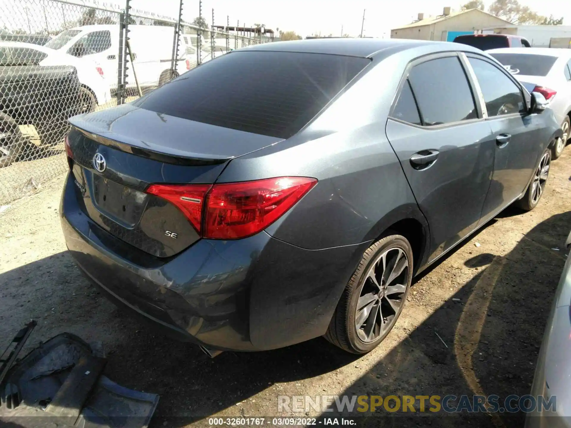 4 Photograph of a damaged car 2T1BURHE4KC150901 TOYOTA COROLLA 2019