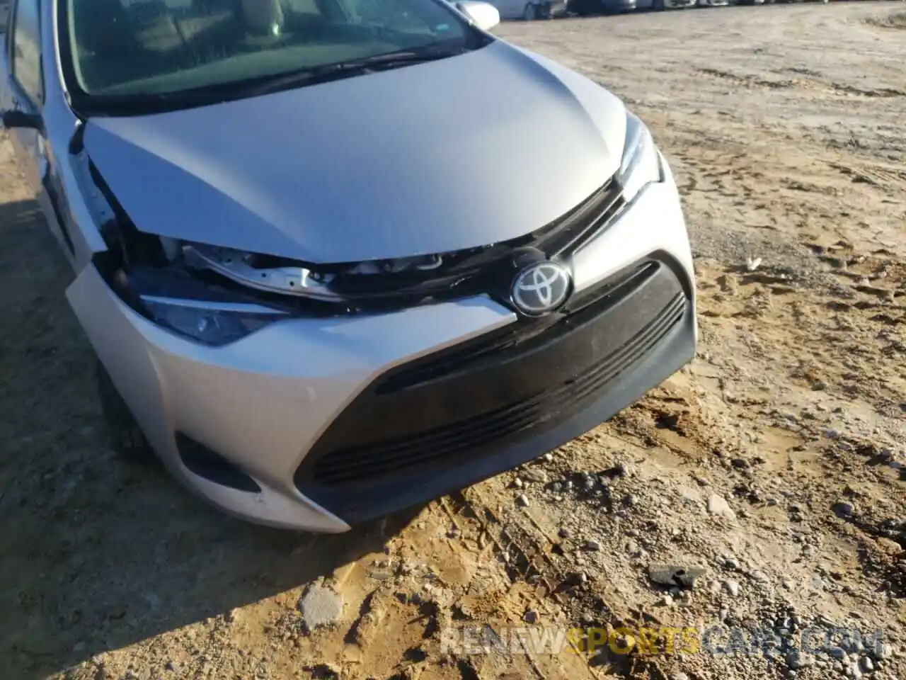 9 Photograph of a damaged car 2T1BURHE4KC151109 TOYOTA COROLLA 2019